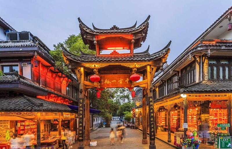 原来是谣言?美国皮尤研究中心发布报告,三分之一年轻人不离家